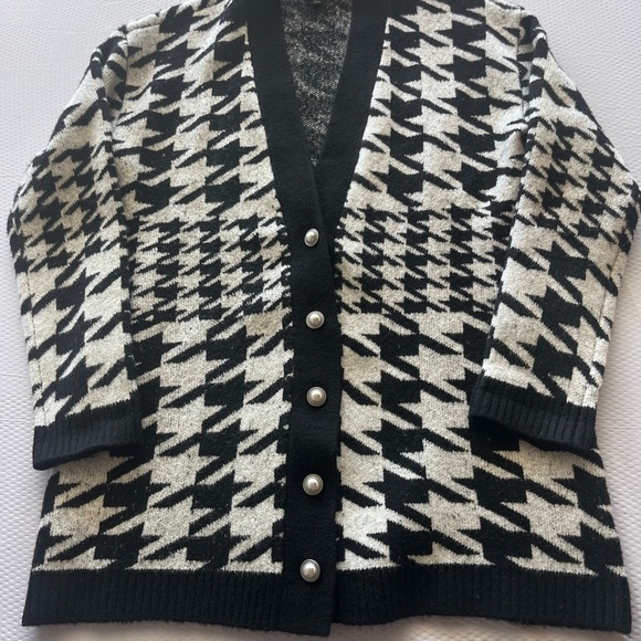 Talbots Black and White Houndstooth Cardigan - Picture 3 of 10